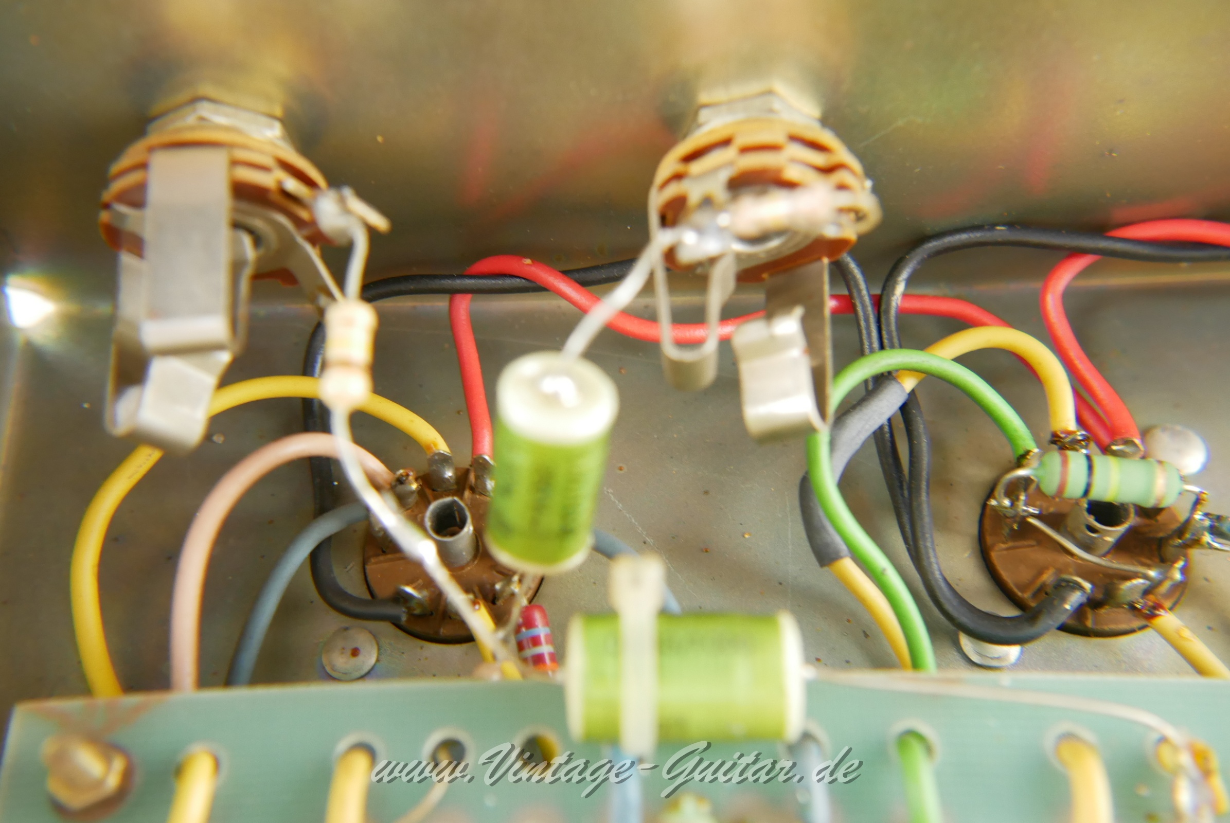 img/vintage/5925/ Marshall_JMP_1987_Master_Model_Mk_II_Lead_GB_black_1980-024.JPG